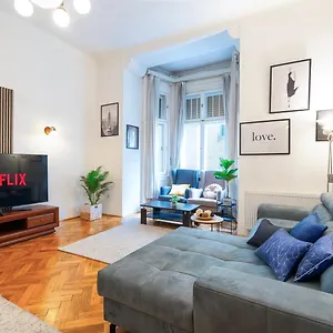 szasz-buda-vila-apartment.inbudapesthotels.com/