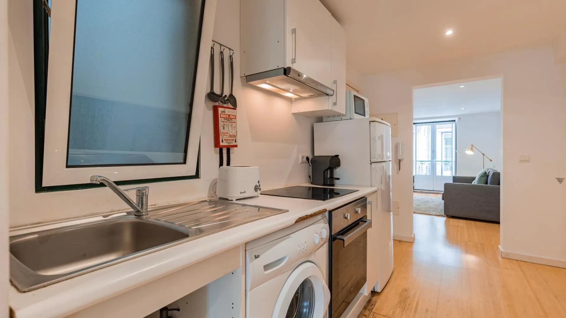 Madragoa Hideout Apartment Lisbon
