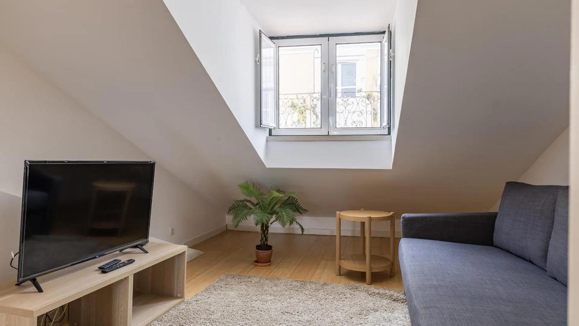 Madragoa Hideout Apartment Lisbon